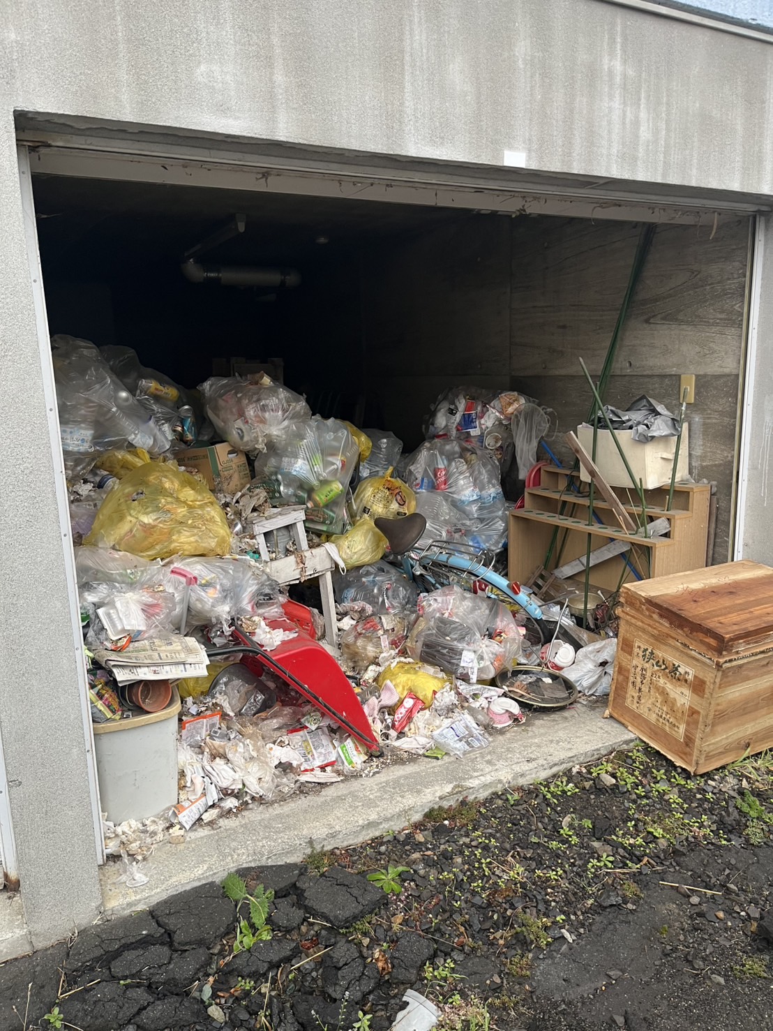 ガレージ 不用品回収前